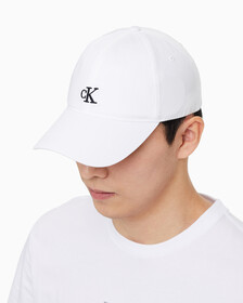 Buy 남녀공용 CK 엠브로이더리 로고 볼캡 in color BRIGHT WHITE