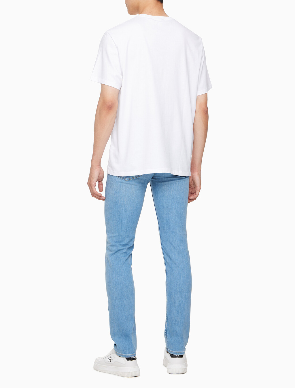 Buy 남성 레귤러핏 히어로 모노그램 로고 반팔 티셔츠 in color BRILLIANT WHITE