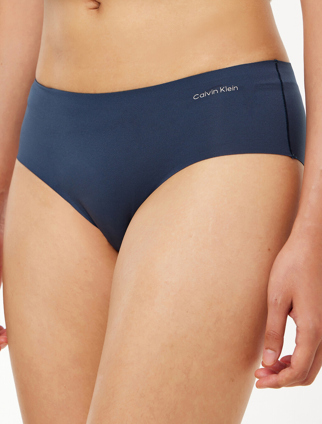 Buy 여성 인비져블 소프트 서포트 AF 힙스터 in color NAVY