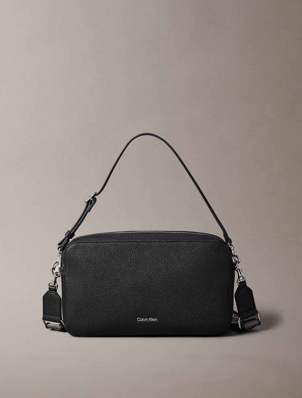 Buy 여성 웨빙 투 스트랩 라지 카메라 백 in color BLACK