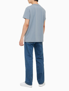 Buy 남성 레귤러핏 인스티튜셔널 로고 스트레치 반팔 티셔츠  in color OVERCAST GREY