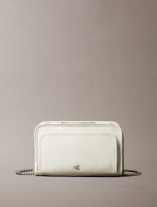 Buy 여성 CKJ 유틸리티 메탈 로고 더블집 카메라백 in color TOFU