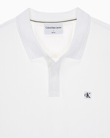 Buy 남성 슬림핏 CK 뱃지 로고 반팔 폴로 티셔츠 in color BRIGHT WHITE