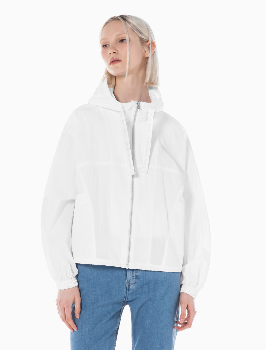 Buy 여성 패커블 윈드 브레이커 in color BRIGHT WHITE