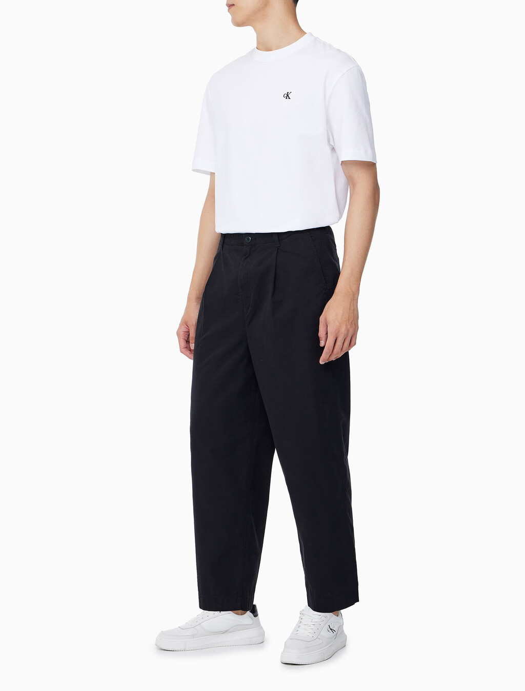 Buy 남성 원턱 크롭 코튼 팬츠 in color CK BLACK