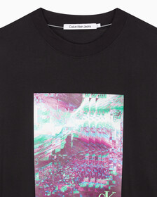 Buy 남성 하이퍼 리얼 랜드스케이프 긴팔 티셔츠 in color CK BLACK