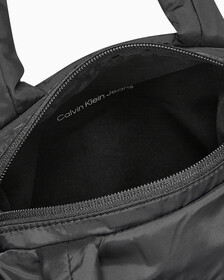 Buy 여성 CKJ 퍼피 AOP 크로스 바디백 in color BLACK