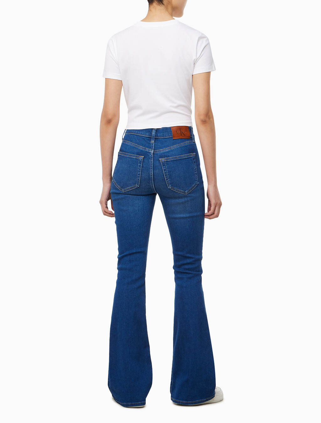 Buy 여성 하이라이즈 플레어핏 미드블루 데님 in color LAPIS