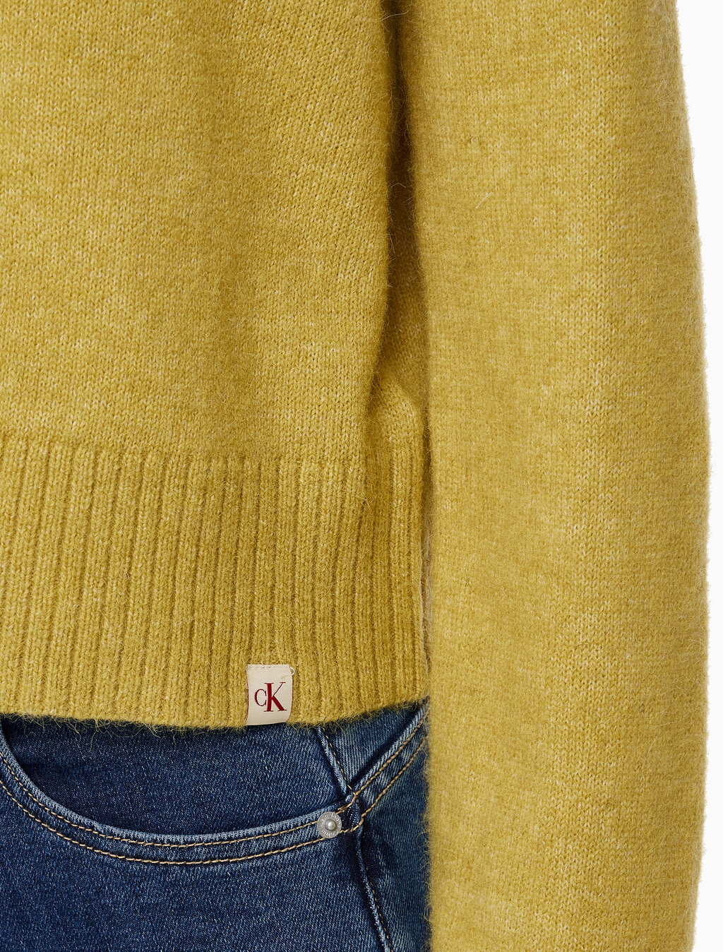 Buy 여성 플러피 얀 스웨터 가디건 in color MUSTARD