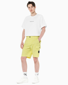 Buy 남성 나일론 라이트웨이트 카고 쇼츠 in color YELLOW SAND