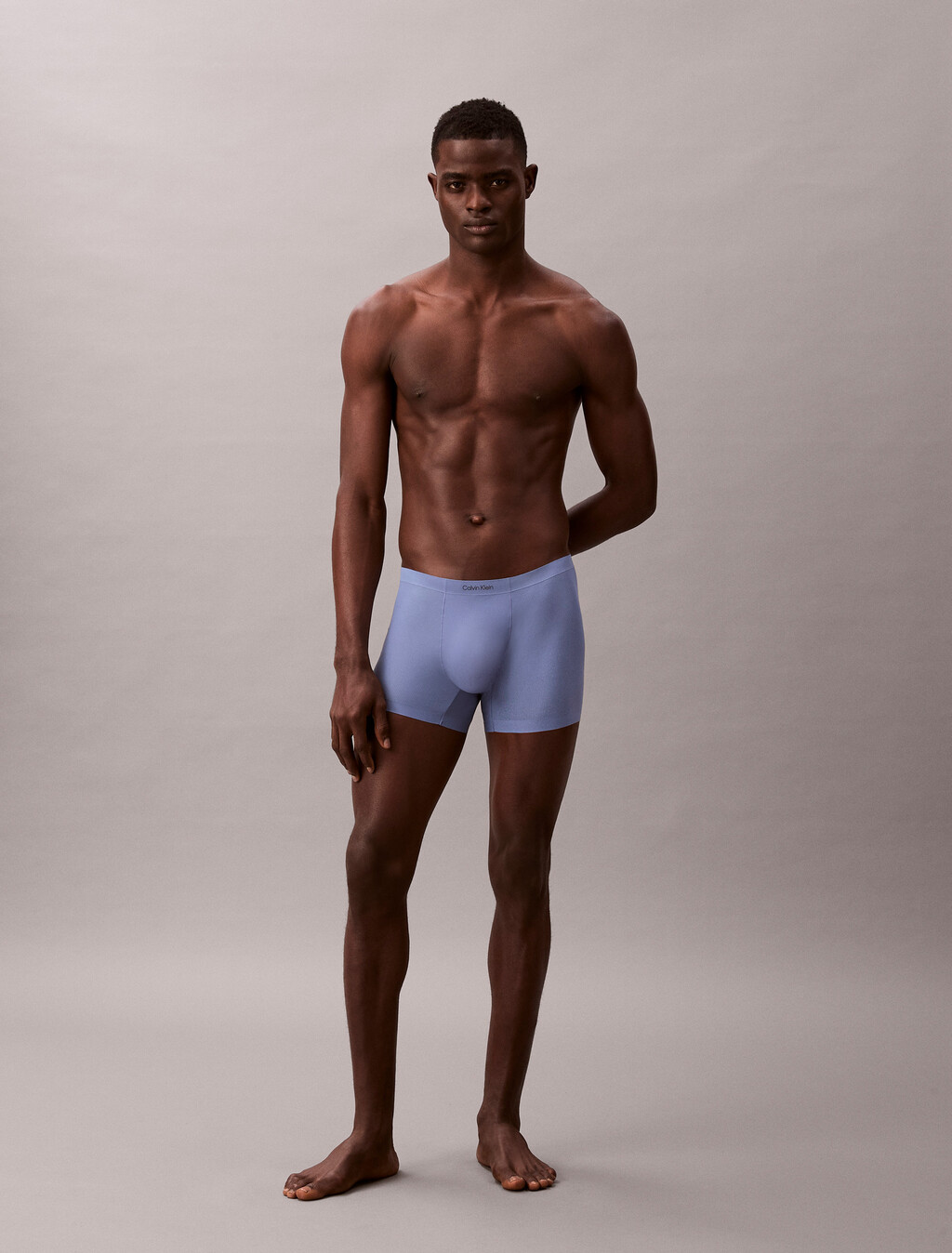 Buy 남성 CK 블랙 인비져블 메쉬 트렁크 in color BLUE