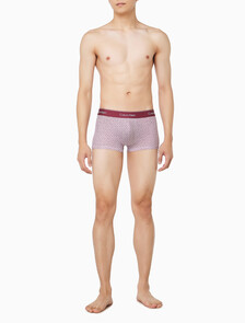 Buy 남성 아이콘 코튼 스트레치 마이크로 로우 라이즈 트렁크 in color Light pink