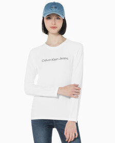 Buy 여성 슬림핏 인스티튜셔널 로고 긴팔 티셔츠 in color BRIGHT WHITE