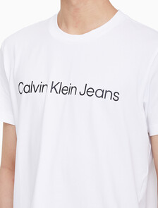 Buy 남성 레귤러핏 인스티튜셔널 로고 스트레치 반팔 티셔츠  in color BRIGHT WHITE