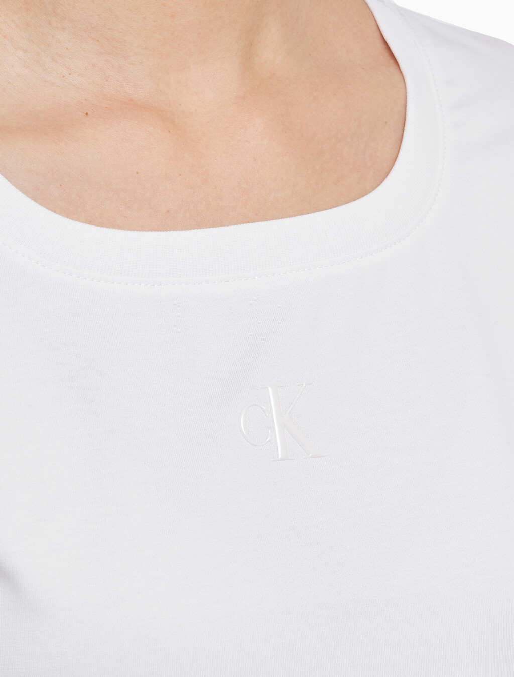 Buy 여성 쿨링 로고 베이비 티셔츠 in color BRIGHT WHITE