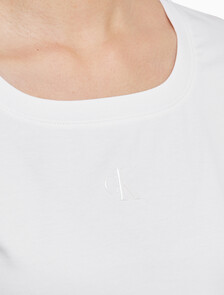 Buy 여성 쿨링 로고 베이비 티셔츠 in color BRIGHT WHITE