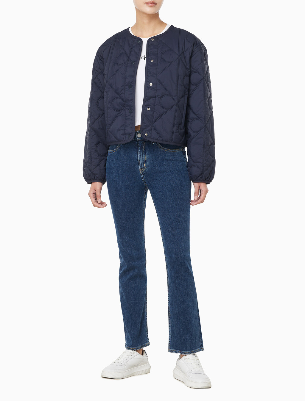 Buy 여성 라이트웨이트 AOP 퀼티드 라이너 자켓 in color Navy