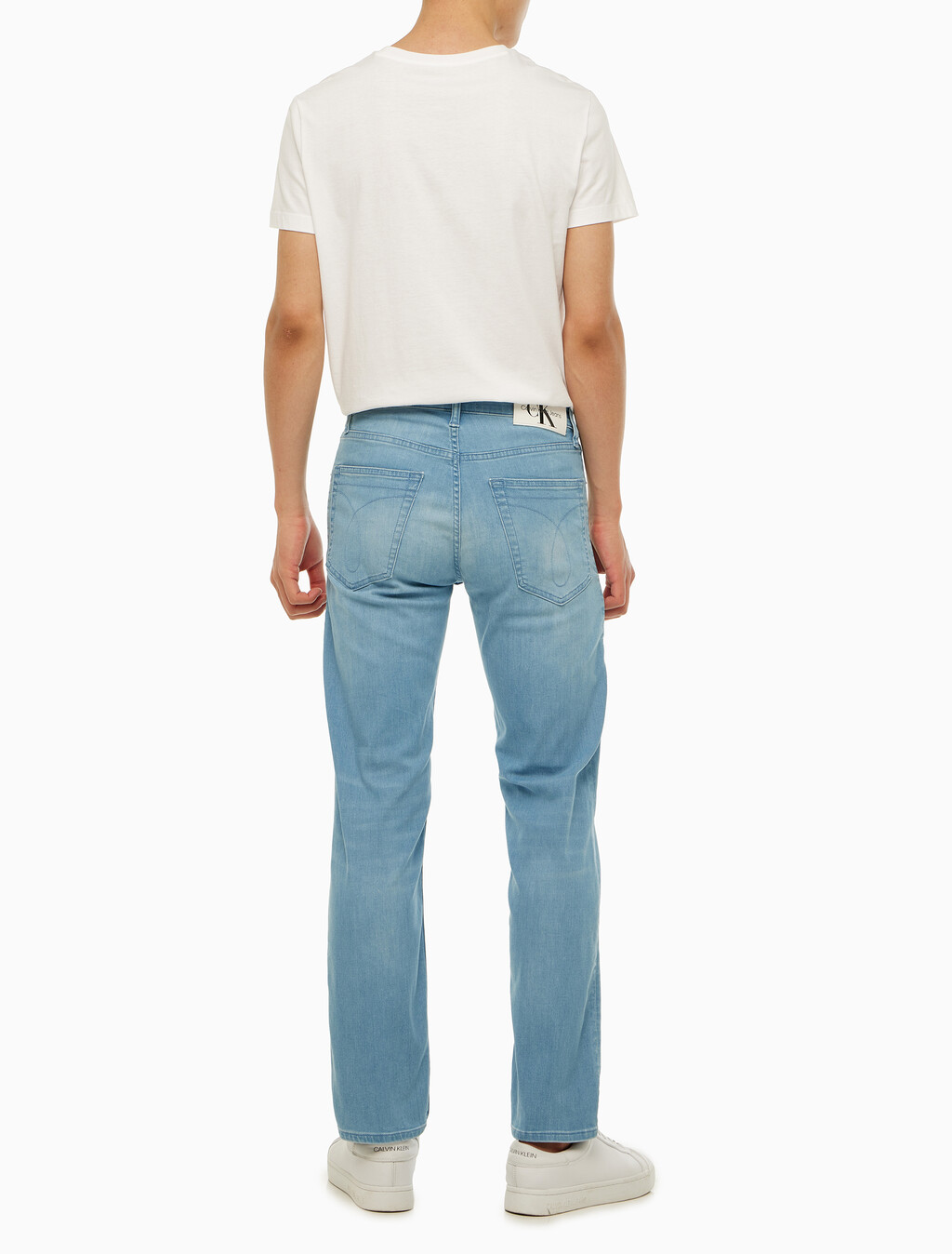 Buy 남성슬림 스트레이트 핏 크롭 라이트블루 37.5 기능성 데님 in color CHALKY BLUE