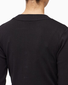 Buy 여성 롱슬리브 모노그램 베이비 티 in color CK BLACK