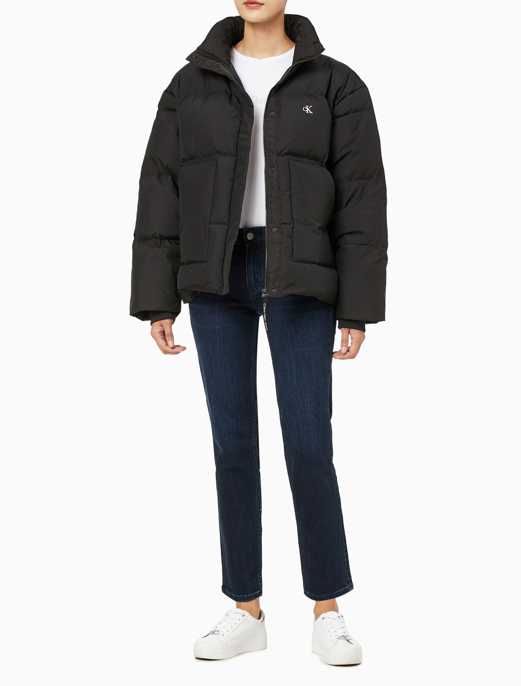 Buy 여성 숏 렝스 스탠드 카라 푸퍼 다운 재킷 in color CK BLACK