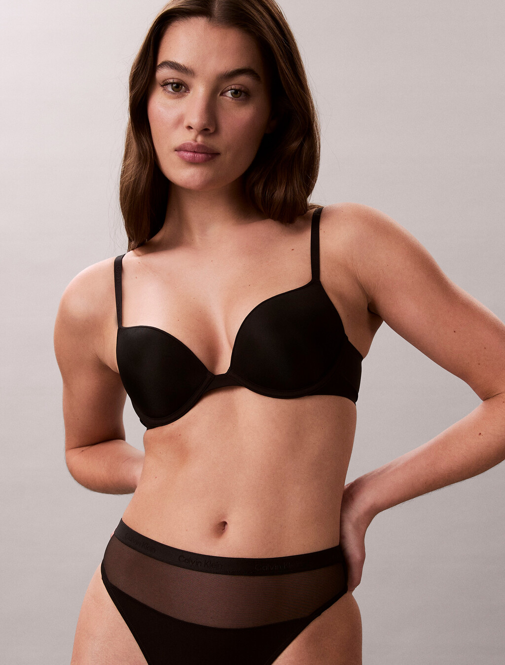 Buy 여성 퍼펙틀리 핏 울트라라이트 푸쉬업 데미 브라 in color BLACK