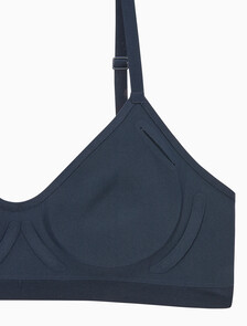 Buy 여성 본디드 플렉스 브라렛 in color BLUEBERRY