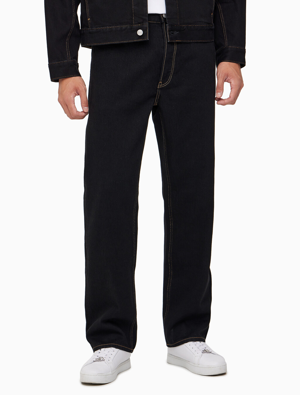 Buy [손흥민 캡슐] 남성 릴렉스 스트레이트핏 데님 진 in color BLACK
