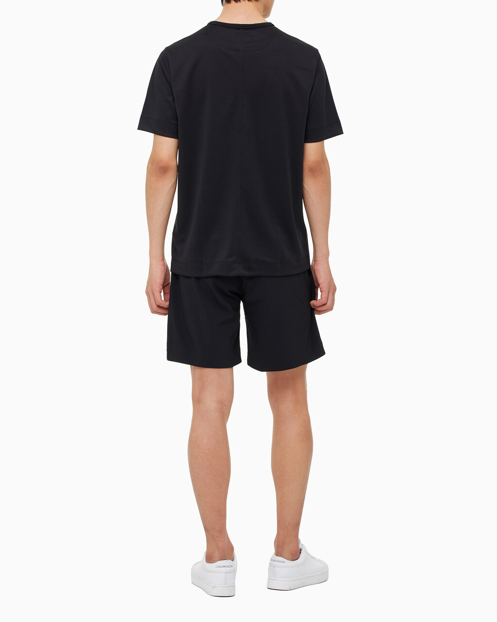 Buy 남성 레귤러 핏 프라이드 하이 스트레치 우븐 쇼츠 in color BLACK