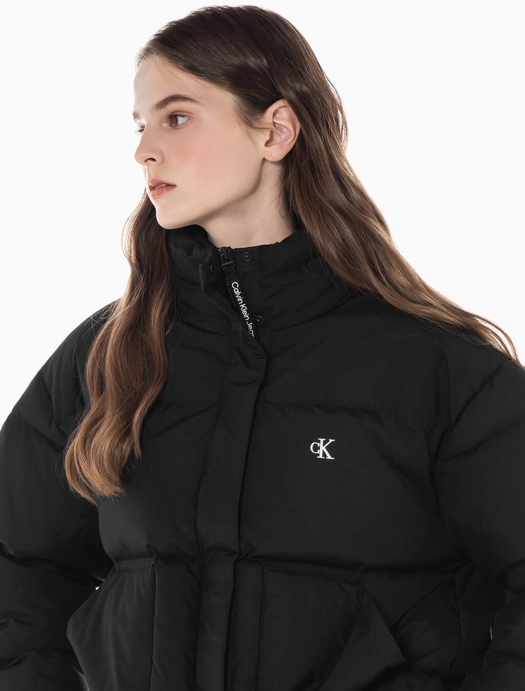 Buy 여성 숏 렝스 스탠드 카라 푸퍼 다운 재킷 in color CK BLACK