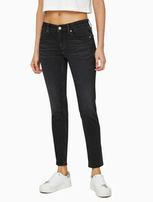 Buy 여성 바디핏 5포켓 앵클 블랙 데님 in color WASHED BLACK LOGO LACE