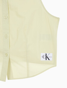 Buy 여성 우븐 라벨 슬리브리스 셔츠 in color GREEN