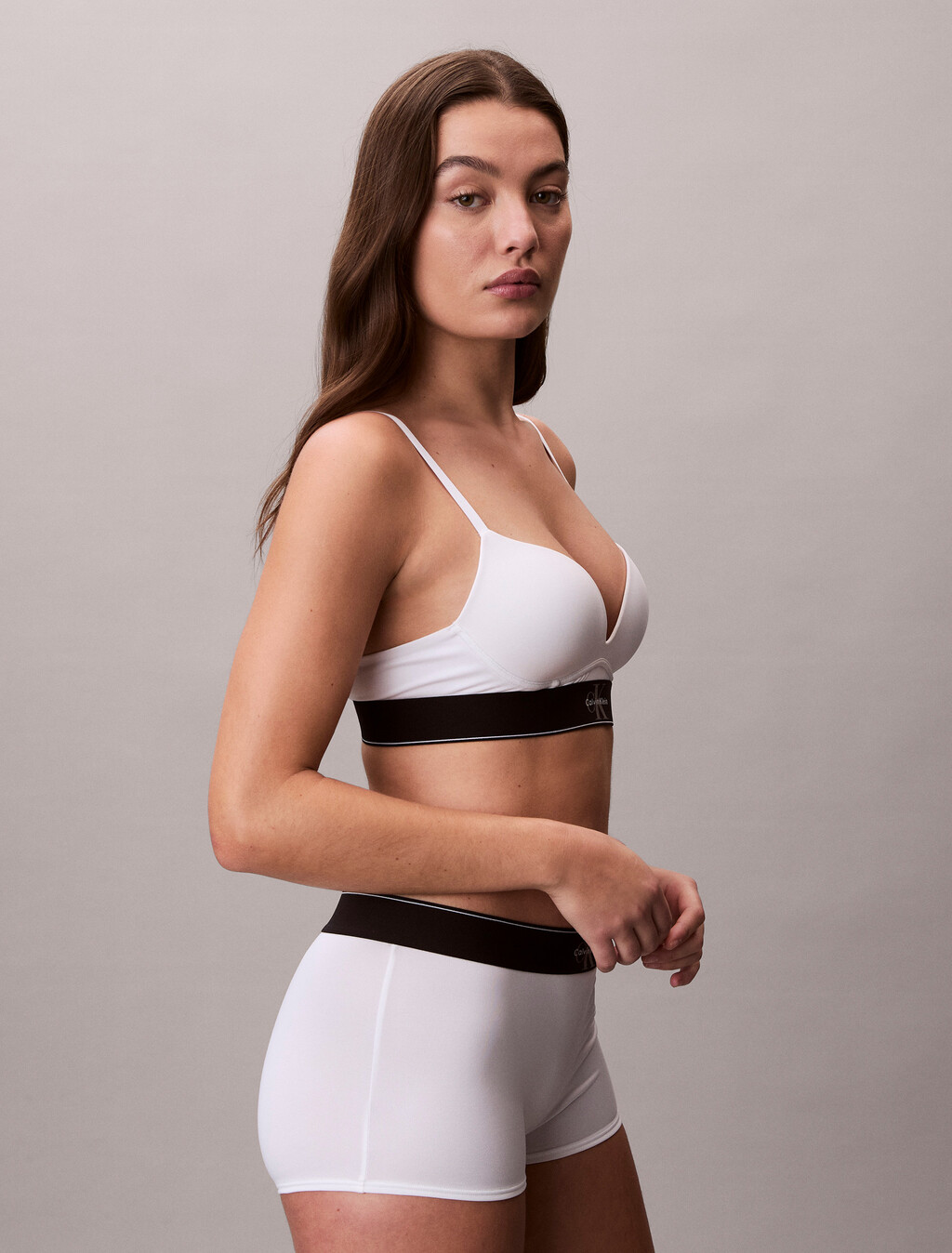 Buy 여성 CK 그래픽 AF 푸쉬업 브라 in color WHITE