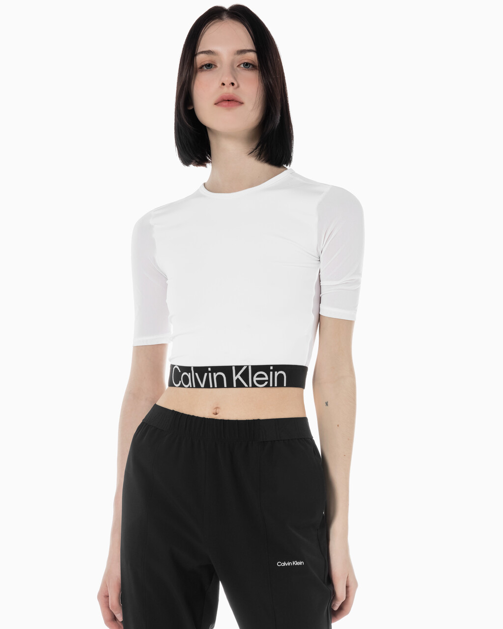 Buy 여성 레귤러 핏 스트레치 기능성 크롭 반팔 티셔츠 in color BRIGHT WHITE