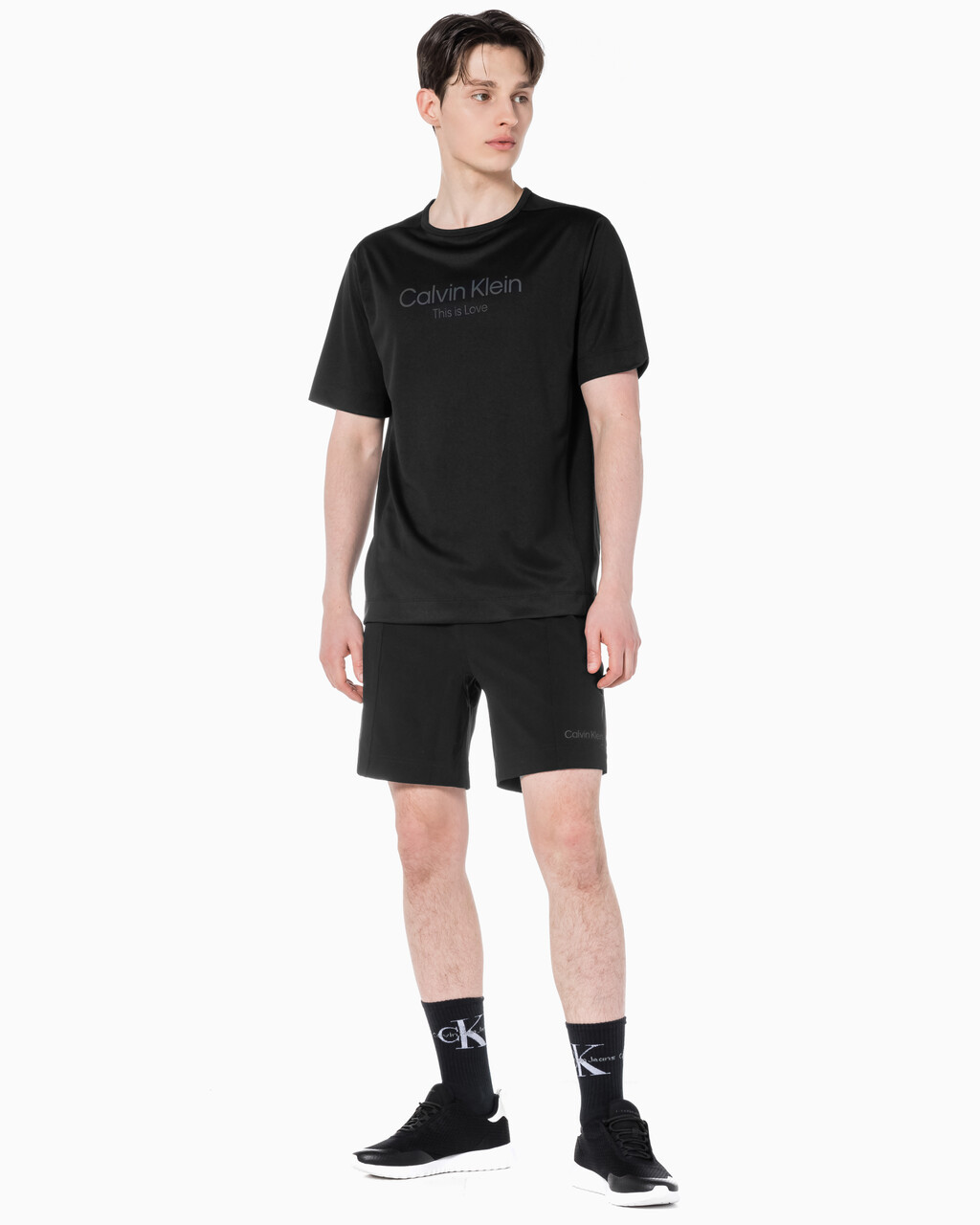 Buy 남성 레귤러 핏 프라이드 하이 스트레치 우븐 쇼츠 in color BLACK