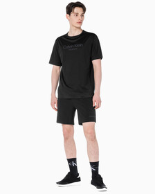 Buy 남성 레귤러 핏 프라이드 하이 스트레치 우븐 쇼츠 in color BLACK