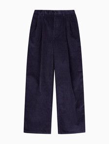 Buy 남성 코듀로이 플리티드 하프 엘라스틱 팬츠 in color Navy