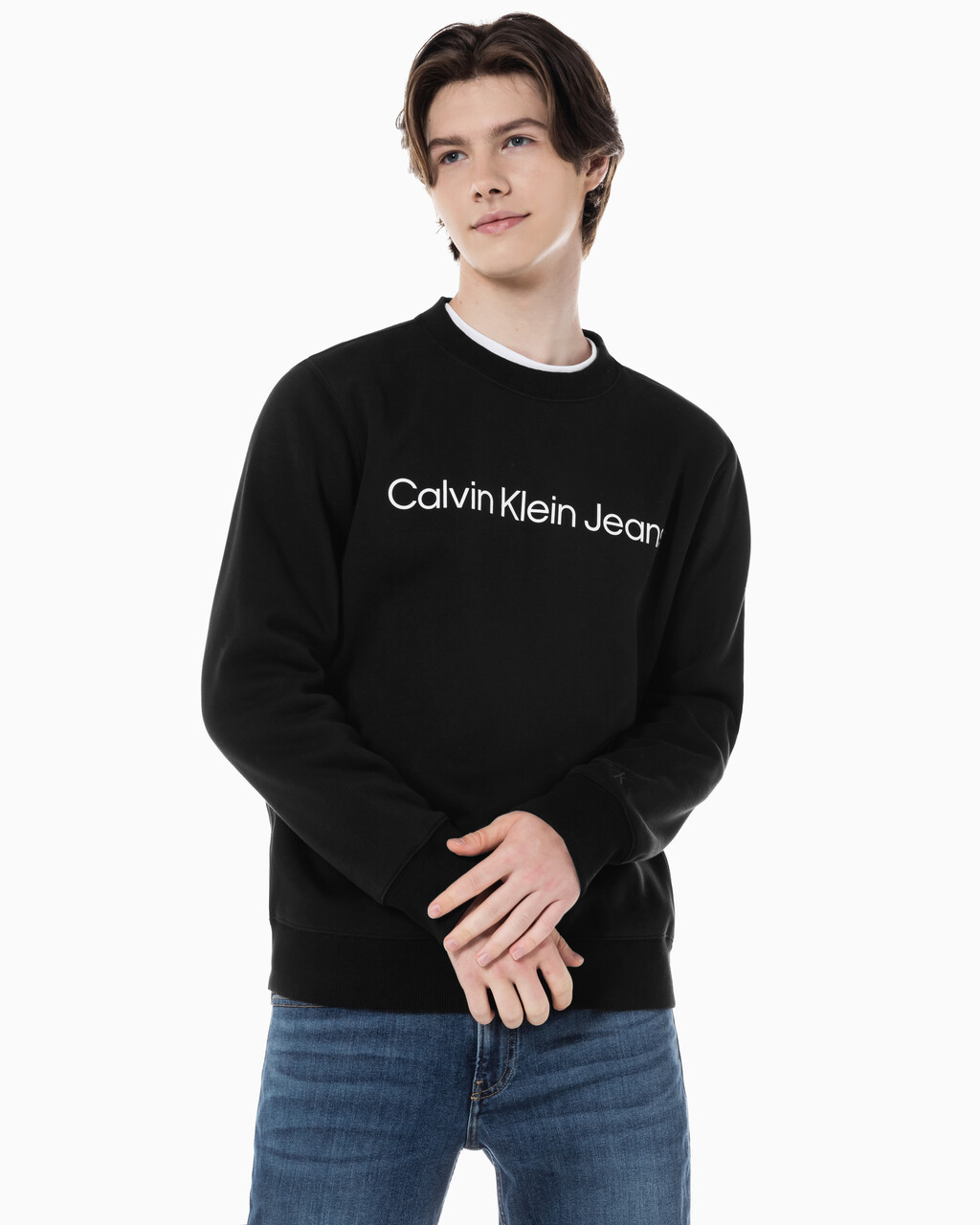 Buy 남성 레귤러핏 인스티튜셔널 로고 기모 스웨트셔츠 in color CK BLACK