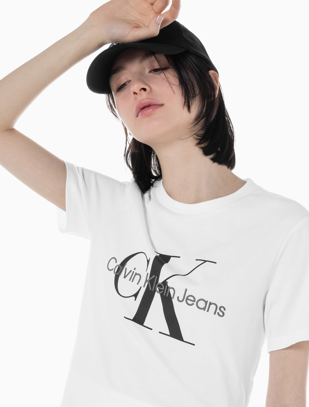 Buy 여성 스트레이트핏 모노그램로고 크루넥 반팔 티셔츠 in color BRIGHT WHITE