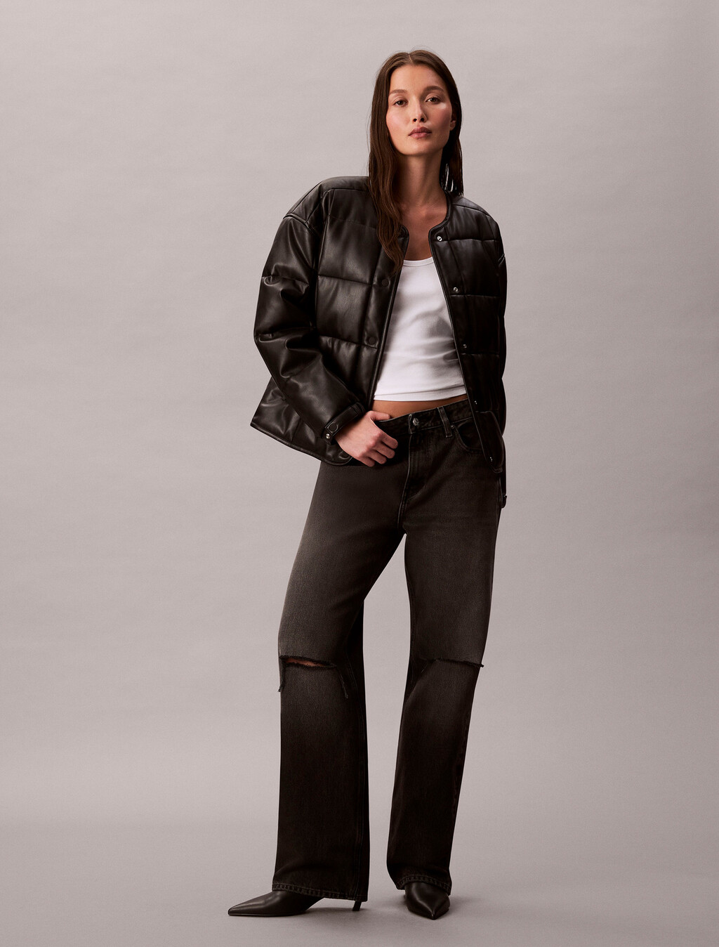 Buy 여성 폭스 레더 퀼팅 자켓 in color BLACK