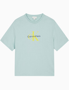 Buy 남성 레귤러핏 히어로 모노그램 로고 반팔 티셔츠 in color HARBOR GRAY