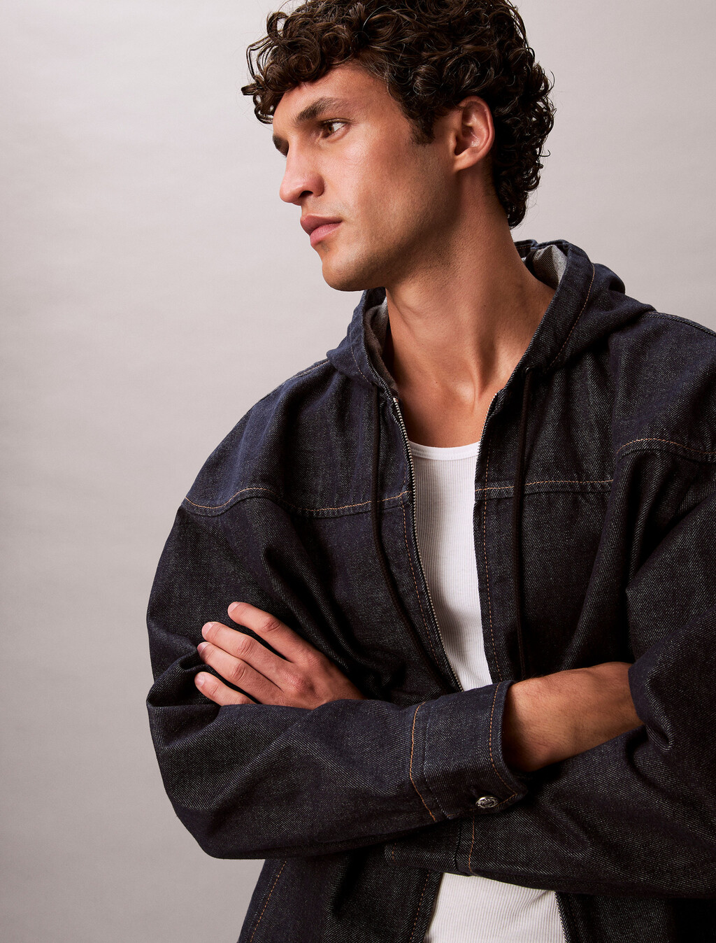 Buy 남성 린스 데님 집업 후디 자켓 in color Dark Blue