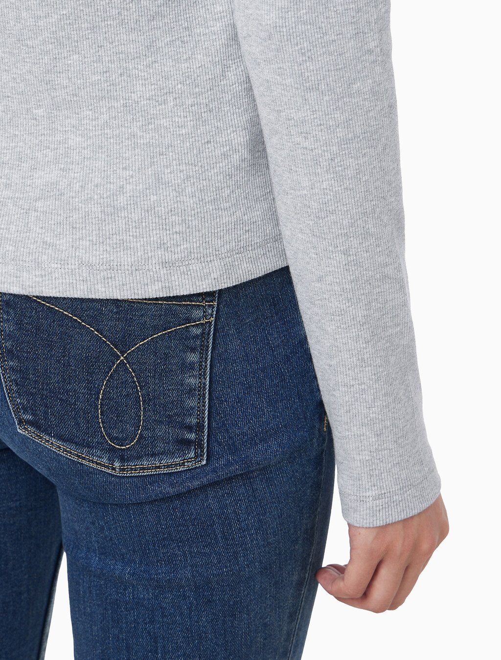 Buy 여성 모노그램 롱슬리브 헨리넥 티셔츠 in color HEROIC GREY HEATHER