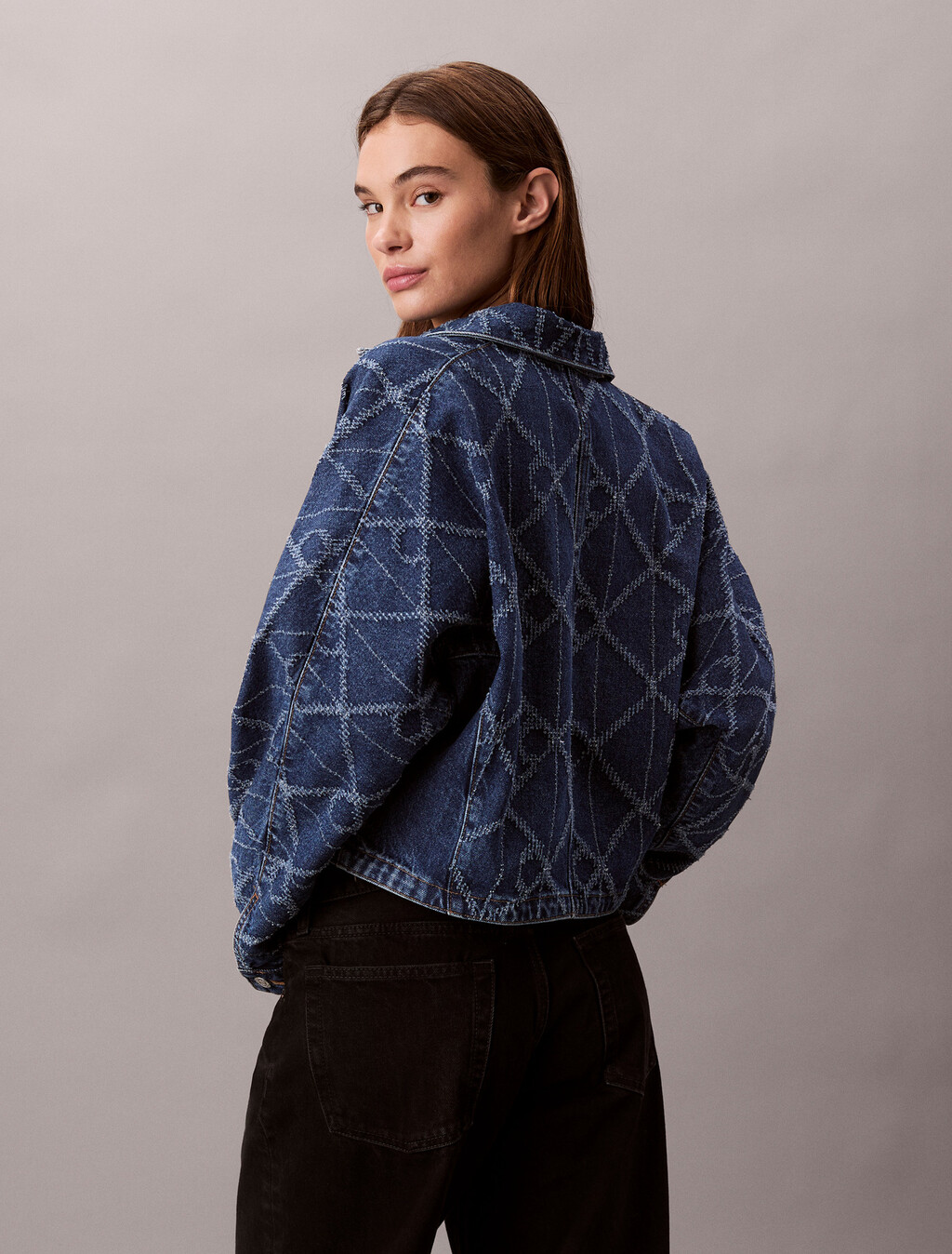 Buy 여성 AOP 로고 트러커 in color Blue