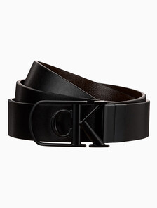 Buy 남성 cK 커브드 모노그램 로고 버클 32mm 벨트 in color Black/Ck Dark Brown