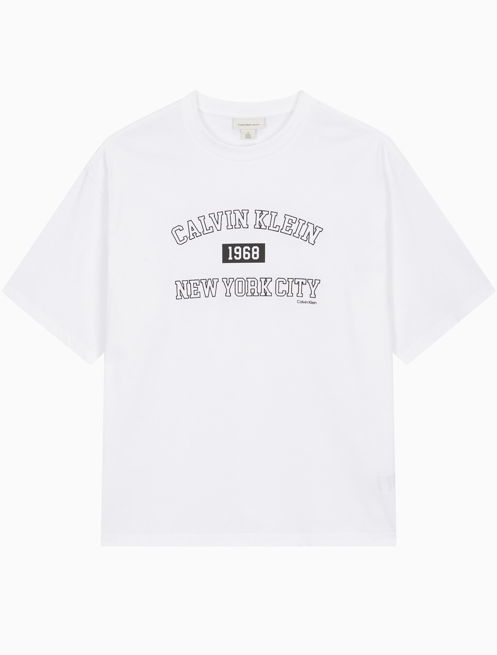 Buy 남성 릴렉스핏 뉴욕 바시티 로고 반팔 티셔츠 in color BRILLIANT WHITE