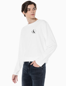 Buy 남녀공용  베이직 로고 긴팔 티셔츠 in color BRIGHT WHITE