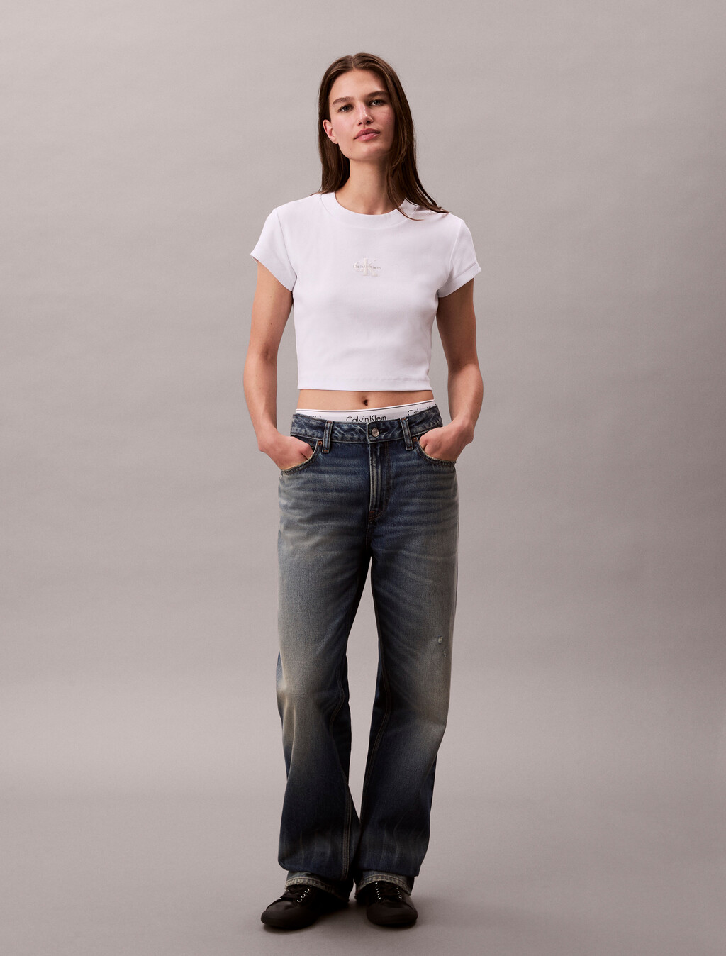 Buy 여성 베이비립 모노로고 티 in color BRILLIANT WHITE
