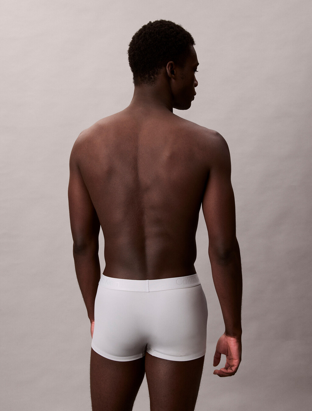 Buy 남성 CK 블랙 마이크로파이버 트렁크 in color HARBOR MIST