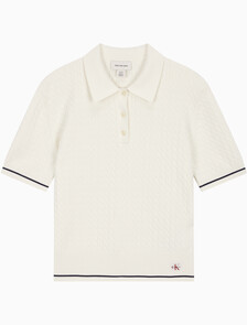 Buy 여성 우븐라벨 크롭드 케이블 스웨터 in color TOFU