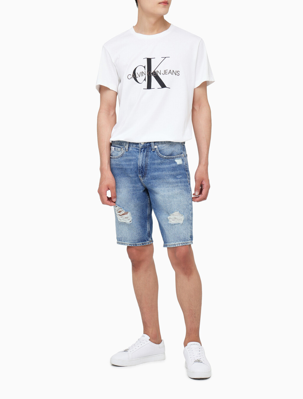 Buy 남성 레귤러핏 디스트로이드 라이트블루 데님 쇼츠 in color CHALKY BLUE